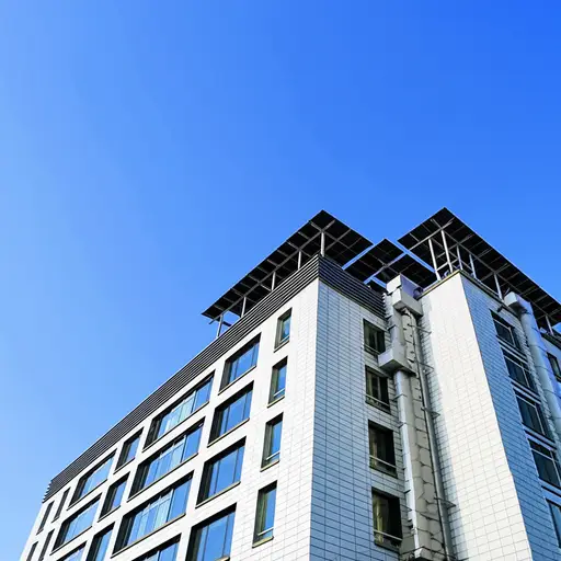 给这栋建筑供暖最经济的方式是什么？