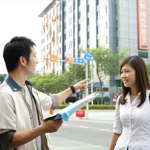 你能告诉我回酒店的路吗？我迷路了。