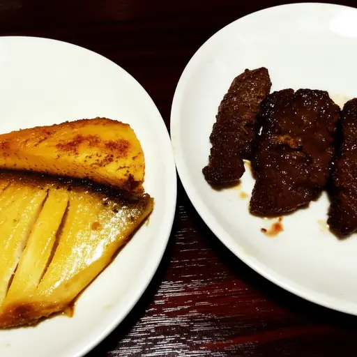 我的鱼很美味，但胡安的牛肉几乎没有味道。