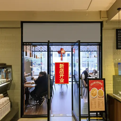 这家新开的咖啡店是我最喜欢去的地方。